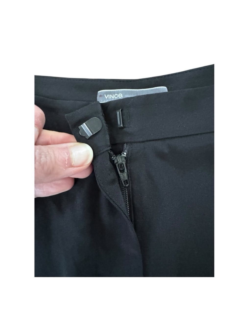 VINCE | Revolve Dan 100% Silk Pleated Shorts in Black, Size 6 - Picture 5 of 8